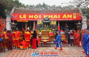 Giải Phẫu Lễ Hội Đền Trần (Nam Định): Hào Khí Đông A, Mật Mã Của Ấn Tín & Lăng Kính Du Lịch Tâm Linh Chuyên Sâu