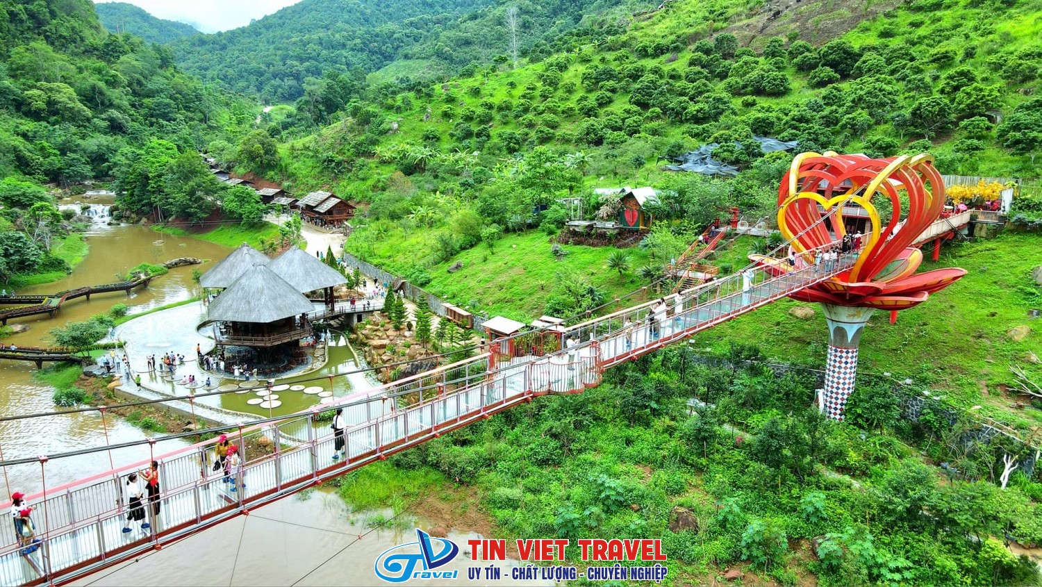 Thác Dải Yếm Cầu Kính Tình Yêu 1