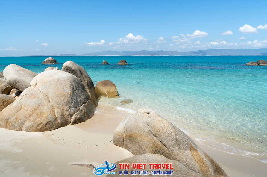 Làn nước trong veo tại Cù Lao Xanh Quy Nhơn