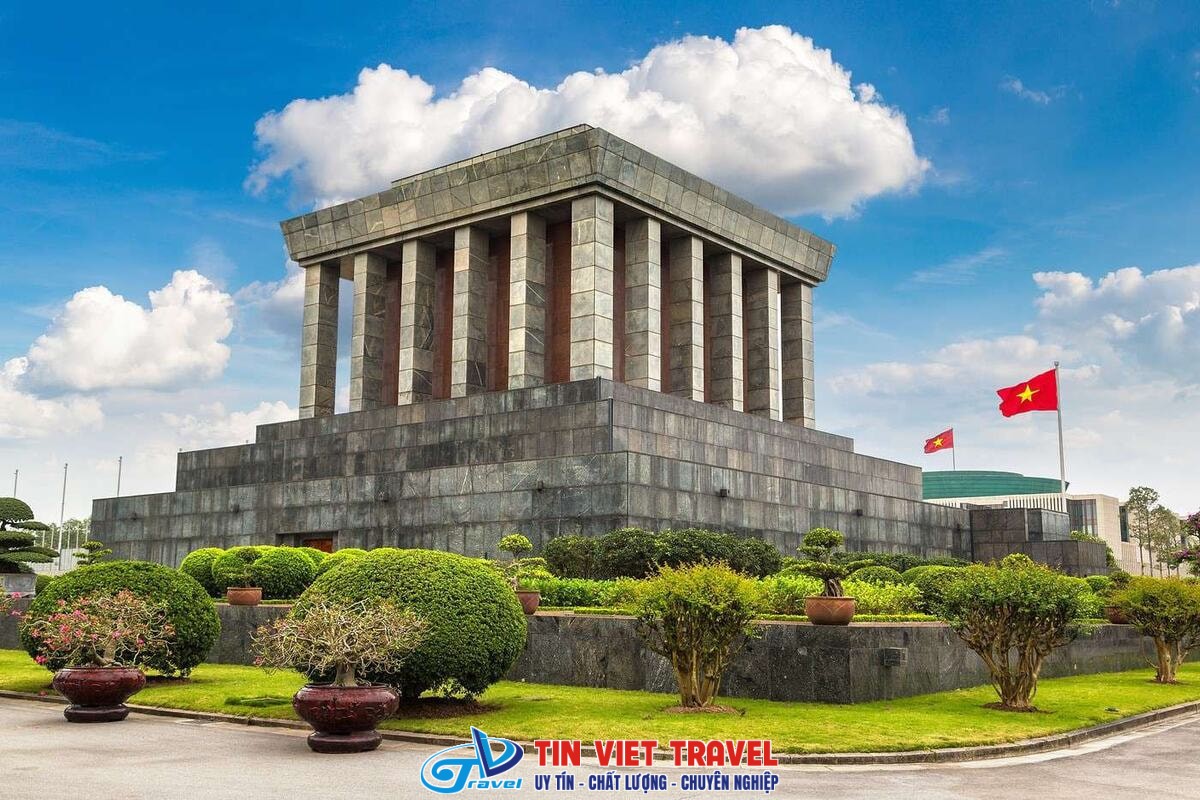 LĂNG BÁC – BẢO TÀNG HỒ CHÍ MINH – XEM XIẾC – CÔNG...