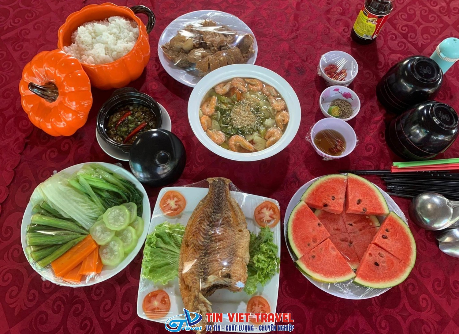 ăn trưa tại Happy Farm