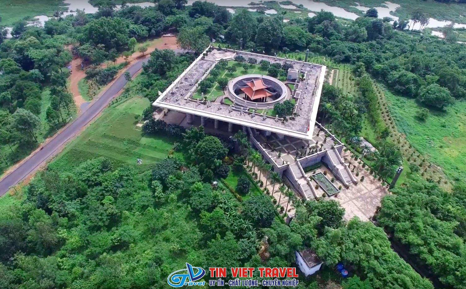 den tuong niem cac vua hung